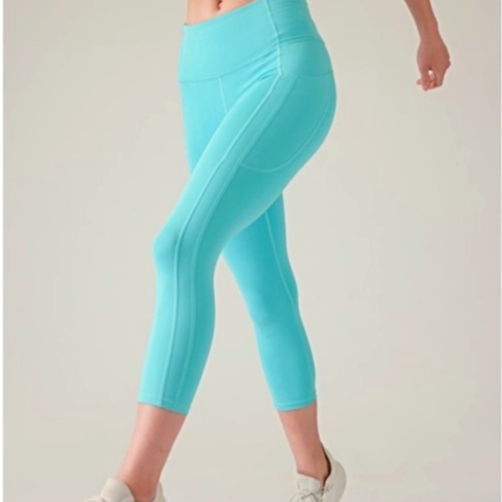 Athleta Ultimate Stash II Capri Leggings NWT XS Aqua High Rise Pocket Powervita